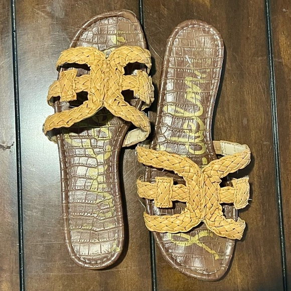 Elegant Brown & Yellow Slide Sandals with Textured Design - Picture 1 of 8